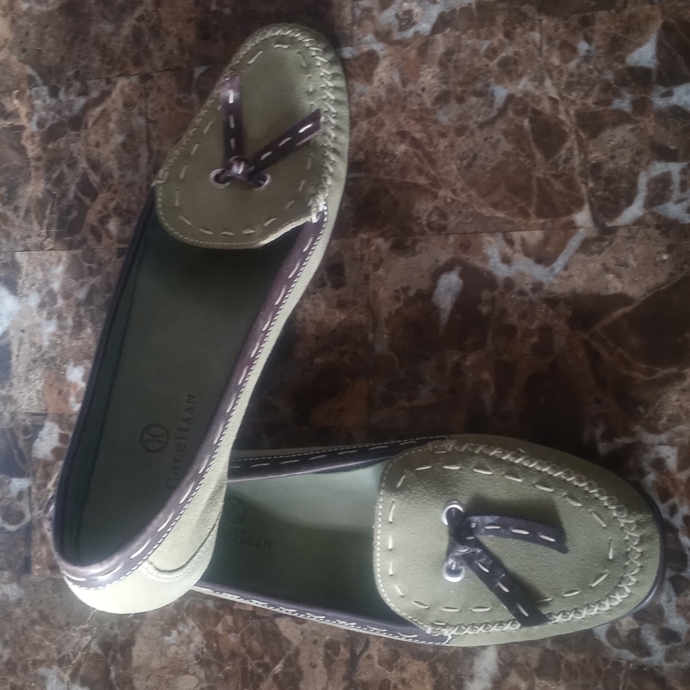 Cole Haan Size 7B Suede Olive Green Brown Loafers D18348